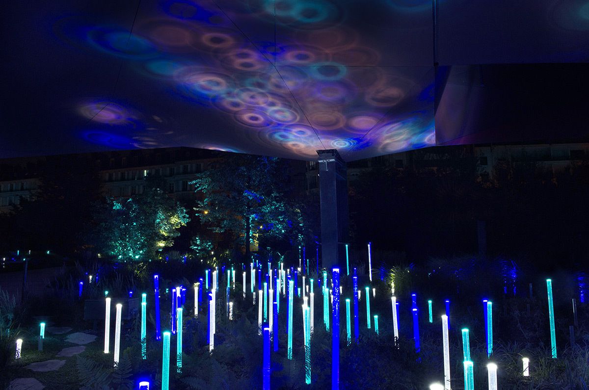 LO-jardin-du-musee-du-quai-Branly-Jacques-Chirac-Paris-France-Architecte-Jean-Nouvel-Light-art-lumiere-©-Yann-Kersale-SNAIK-2006-3.jpeg