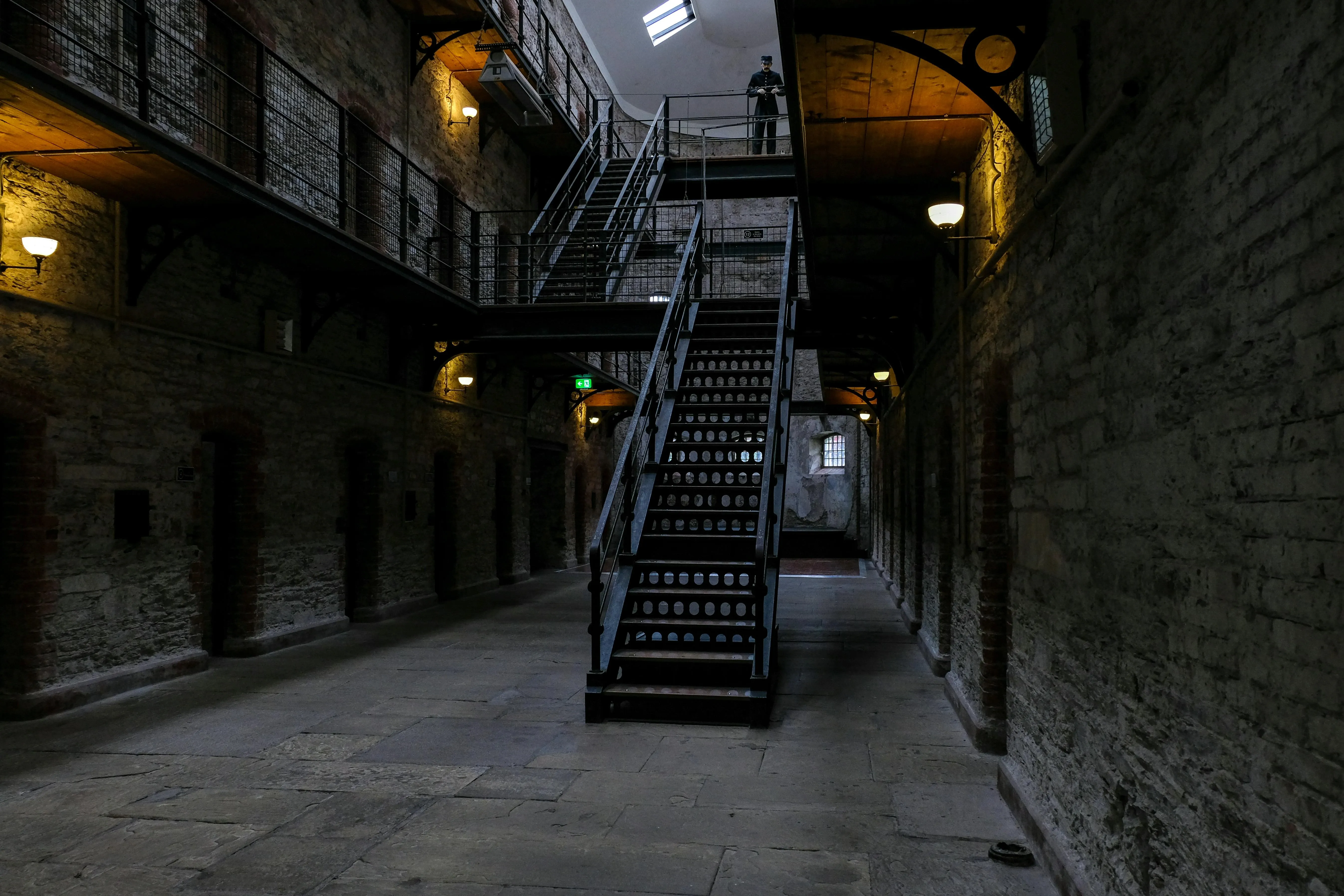 WED “Prison break party”